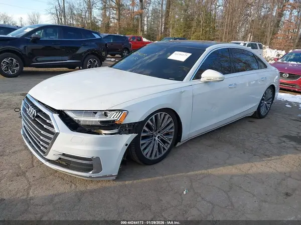 WAU8DAF82KN009098 2019 AUDI A8 - Image 2
