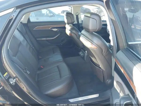 WAU8DAF83KN005173 2019 AUDI A8 - Image 8