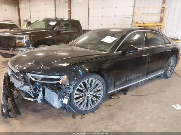 WAU8DAF83KN006078 2019 AUDI A8 - Image 2