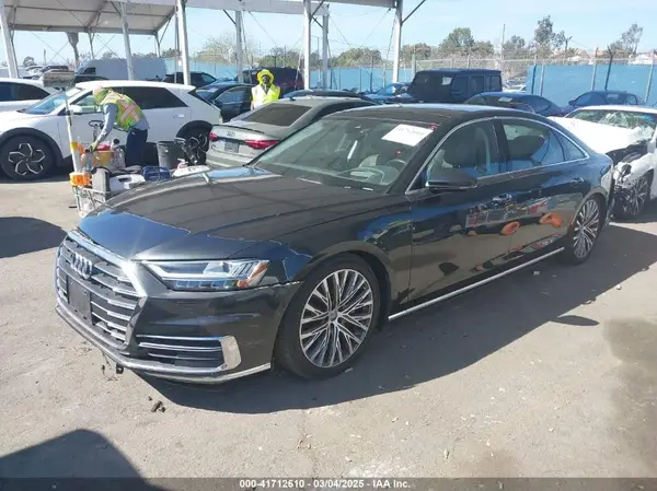 WAU8DAF83KN006534 2019 AUDI A8 - Image 2