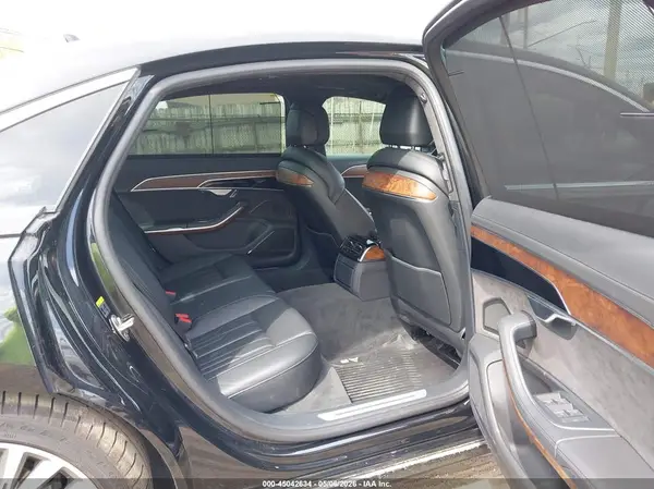 WAU8DAF83KN023379 2019 AUDI A8 - Image 8