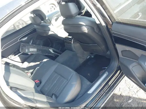 WAU8DAF84KN012665 2019 AUDI A8 - Image 8