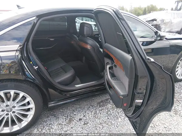 WAU8DAF84KN015243 2019 AUDI A8 - Image 8