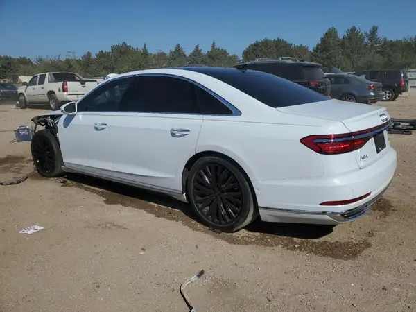 WAU8DAF85KN010388 2019 AUDI A8 - Image 2