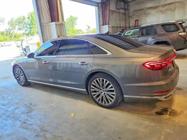 WAU8DAF85KN019138 2019 AUDI A8 - Image 2
