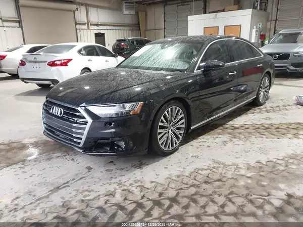 WAU8DAF85KN019432 2019 AUDI A8 - Image 2