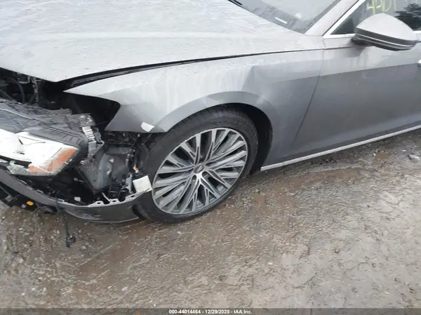 WAU8DAF86KN001702 2019 AUDI A8 - Image 2