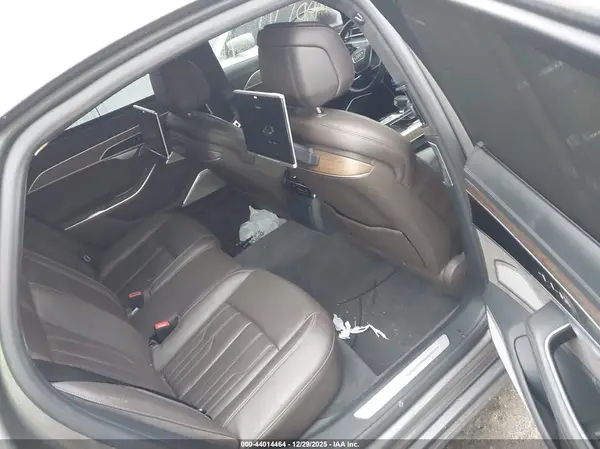 WAU8DAF86KN001702 2019 AUDI A8 - Image 8