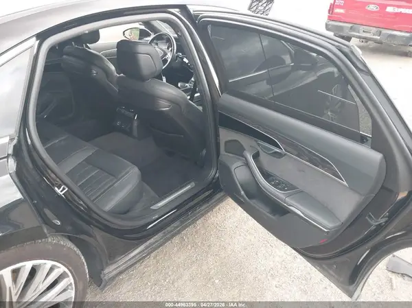 WAU8DAF86KN006396 2019 AUDI A8 - Image 8