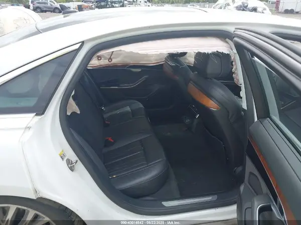 WAU8DAF86KN006897 2019 AUDI A8 - Image 8
