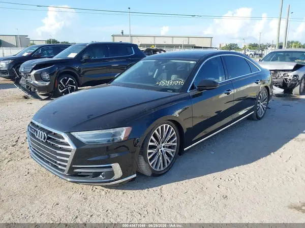 WAU8DAF86KN017141 2019 AUDI A8 - Image 2