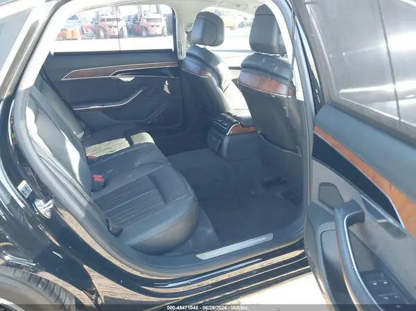 WAU8DAF86KN017141 2019 AUDI A8 - Image 8