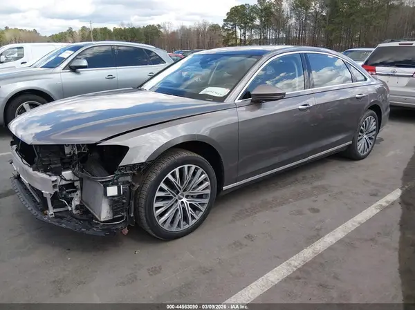 WAU8DAF87KN016709 2019 AUDI A8 - Image 2