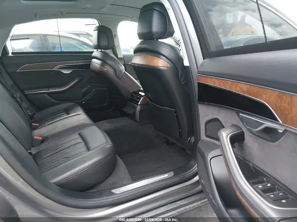 WAU8DAF87KN016709 2019 AUDI A8 - Image 8