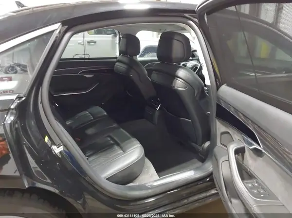 WAU8DAF88KN005959 2019 AUDI A8 - Image 8