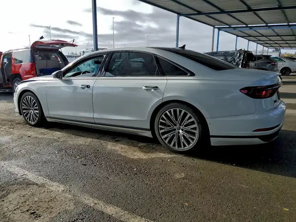 WAU8DAF88KN006125 2019 AUDI A8 - Image 2