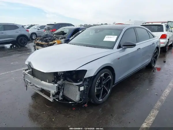 WAU8DAF8XKN010743 2019 AUDI A8 - Image 2