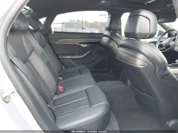 WAU8DAF8XKN010743 2019 AUDI A8 - Image 8