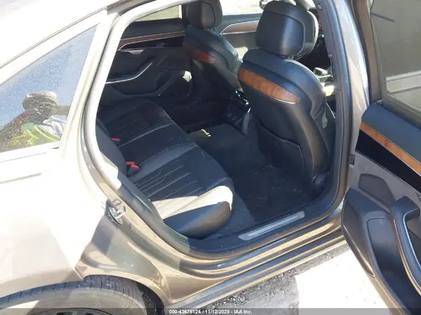 WAU8DAF8XKN010967 2019 AUDI A8 - Image 8