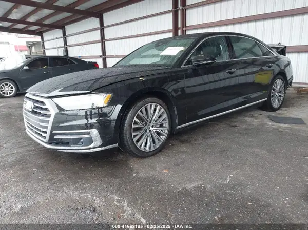 WAU8DAF8XKN013139 2019 AUDI A8 - Image 2