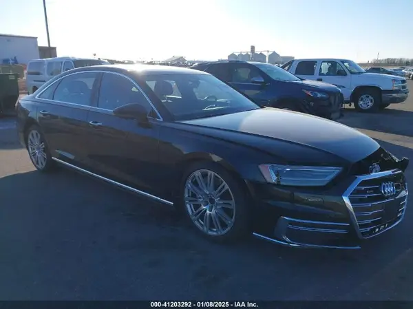 WAU8DAF8XKN018289 2019 AUDI A8 - Image 1