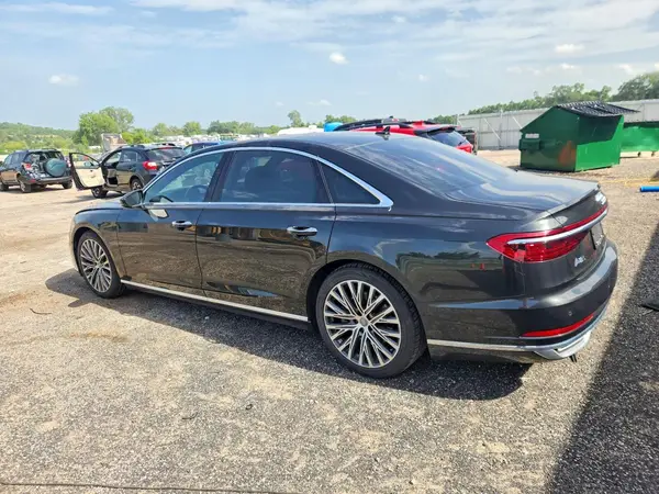 WAU8DAF8XKN019037 2019 AUDI A8 - Image 2