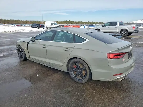 WAUA4CF50KA094629 2019 AUDI RS5 - Image 2