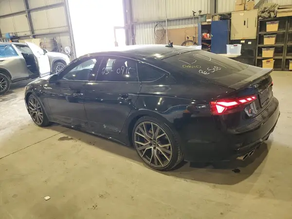 WAUA4CF52NA038874 2022 AUDI RS5 - Image 2