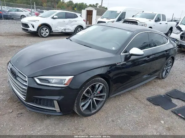 WAUA4CF54KA077672 2019 AUDI S5 - Image 2