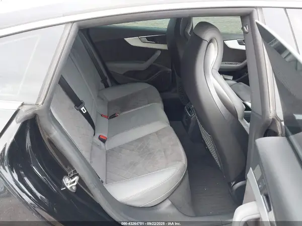 WAUA4CF54KA077672 2019 AUDI S5 - Image 8