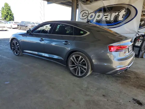 WAUA4CF57NA032942 2022 AUDI RS5 - Image 2