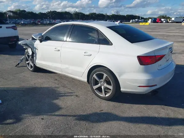 WAUA7GFF0G1053853 2016 AUDI A3 - Image 2