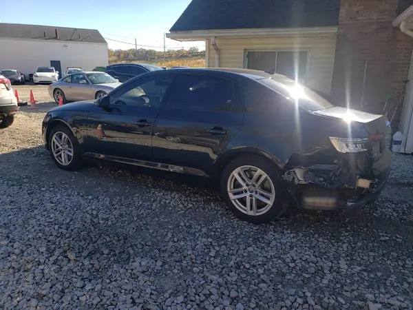 WAUANAF44HN070831 2017 AUDI A4 - Image 2