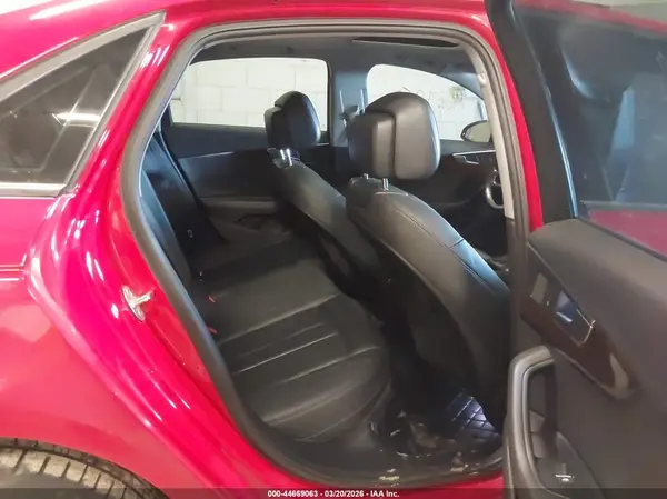 WAUANAF48HN014696 2017 AUDI A4 - Image 8