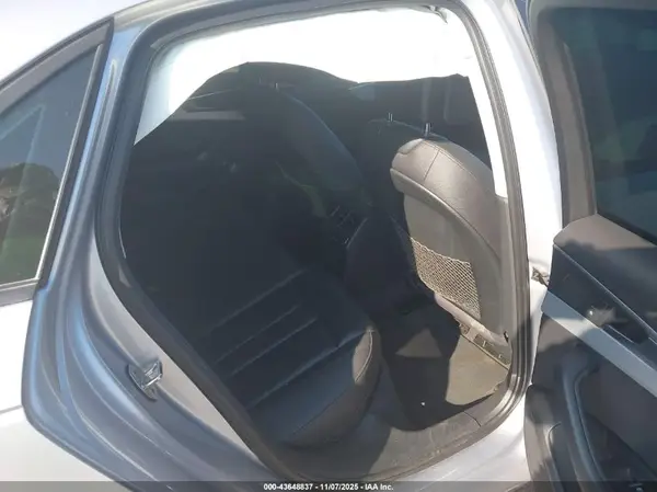 WAUANAF49HN002556 2017 AUDI A4 - Image 8