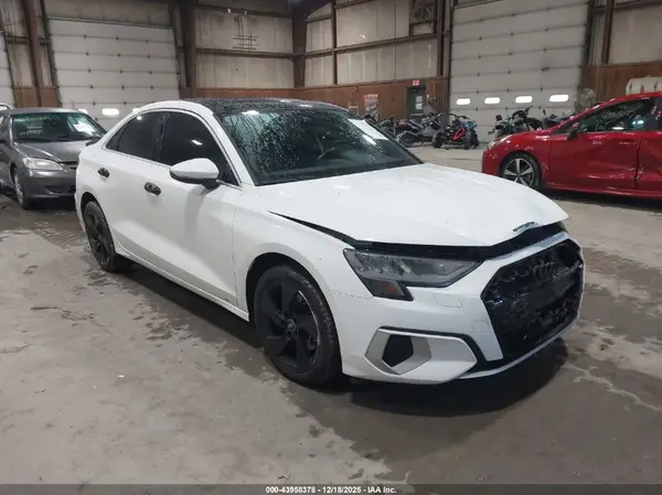 WAUAUDGY2NA033558 2022 AUDI A3 - Image 1