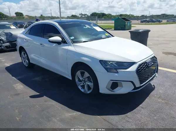WAUAUDGY8NA026355 2022 AUDI A3 - Image 1
