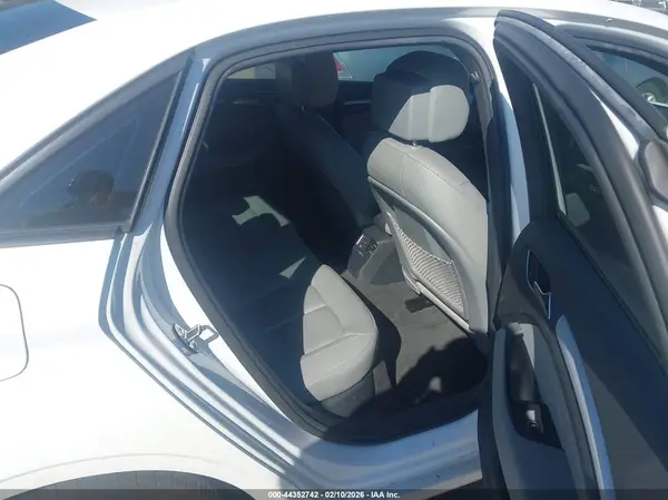 WAUAUGFF1H1037798 2017 AUDI A3 - Image 8