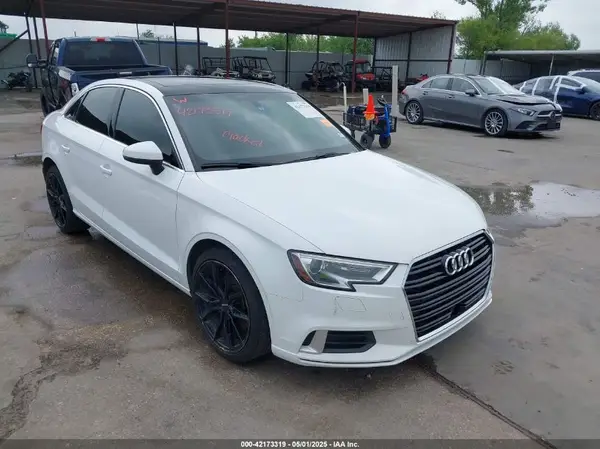 WAUAUGFF6K1011141 2019 AUDI A3 - Image 1