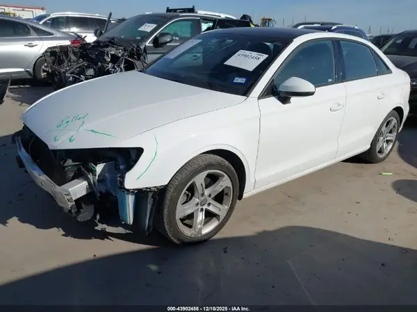 WAUAUGFF7H1056033 2017 AUDI A3 - Image 2