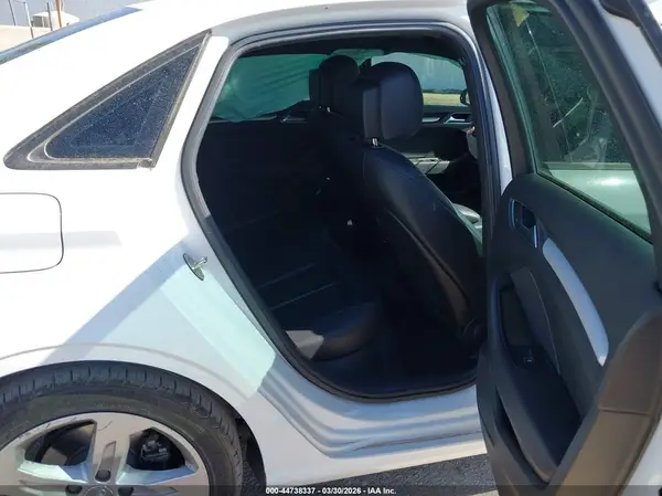 WAUAUGFF8J1060274 2018 AUDI A3 - Image 8