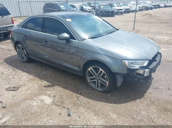 WAUAUGFF8K1025137 2019 AUDI A3 - Image 1