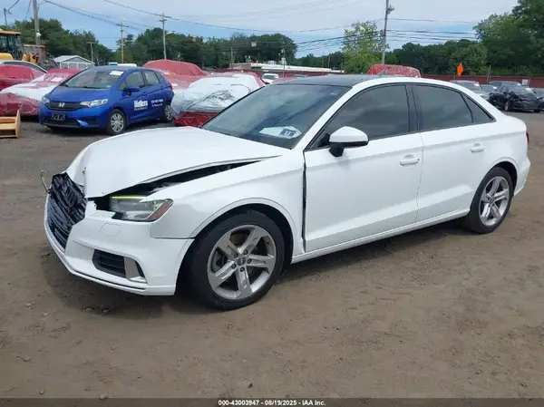 WAUAUGFF9H1026967 2017 AUDI A3 - Image 2