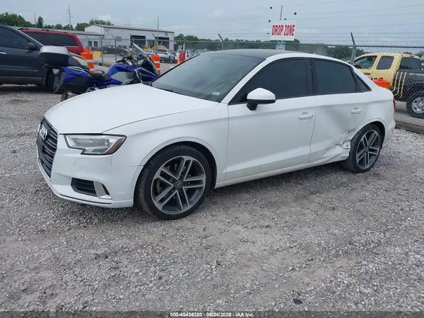WAUAUGFFXH1032597 2017 AUDI A3 - Image 2