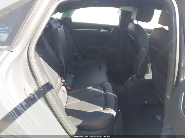 WAUAUHFF0H1052315 2017 AUDI A3 - Image 8