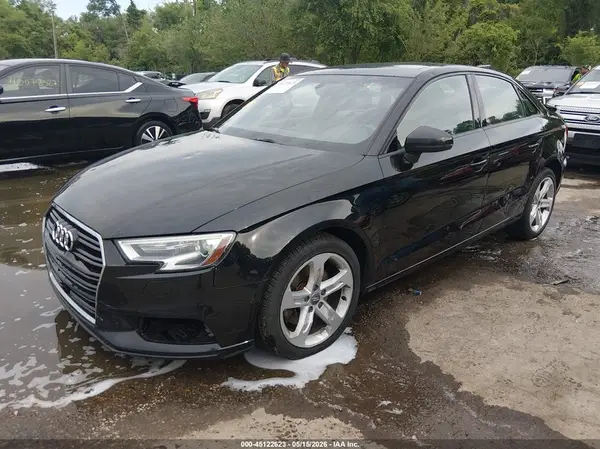 WAUAUHFF6J1055385 2018 AUDI A3 - Image 2