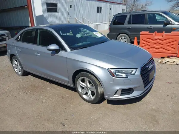 WAUAUHFF7H1078653 2017 AUDI A3 - Image 1