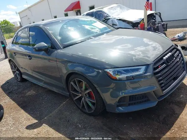 WAUB1GFF8J1007023 2018 AUDI S3 - Image 1