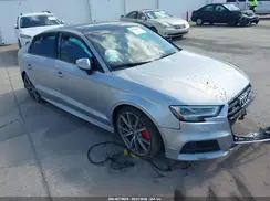 WAUB1GFFXJ1043196 2018 AUDI S3