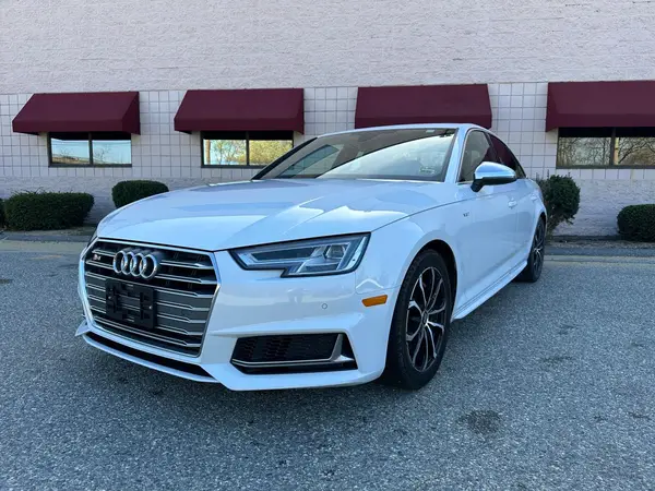 WAUB4AF41JA002460 2018 AUDI RS4 - Image 2